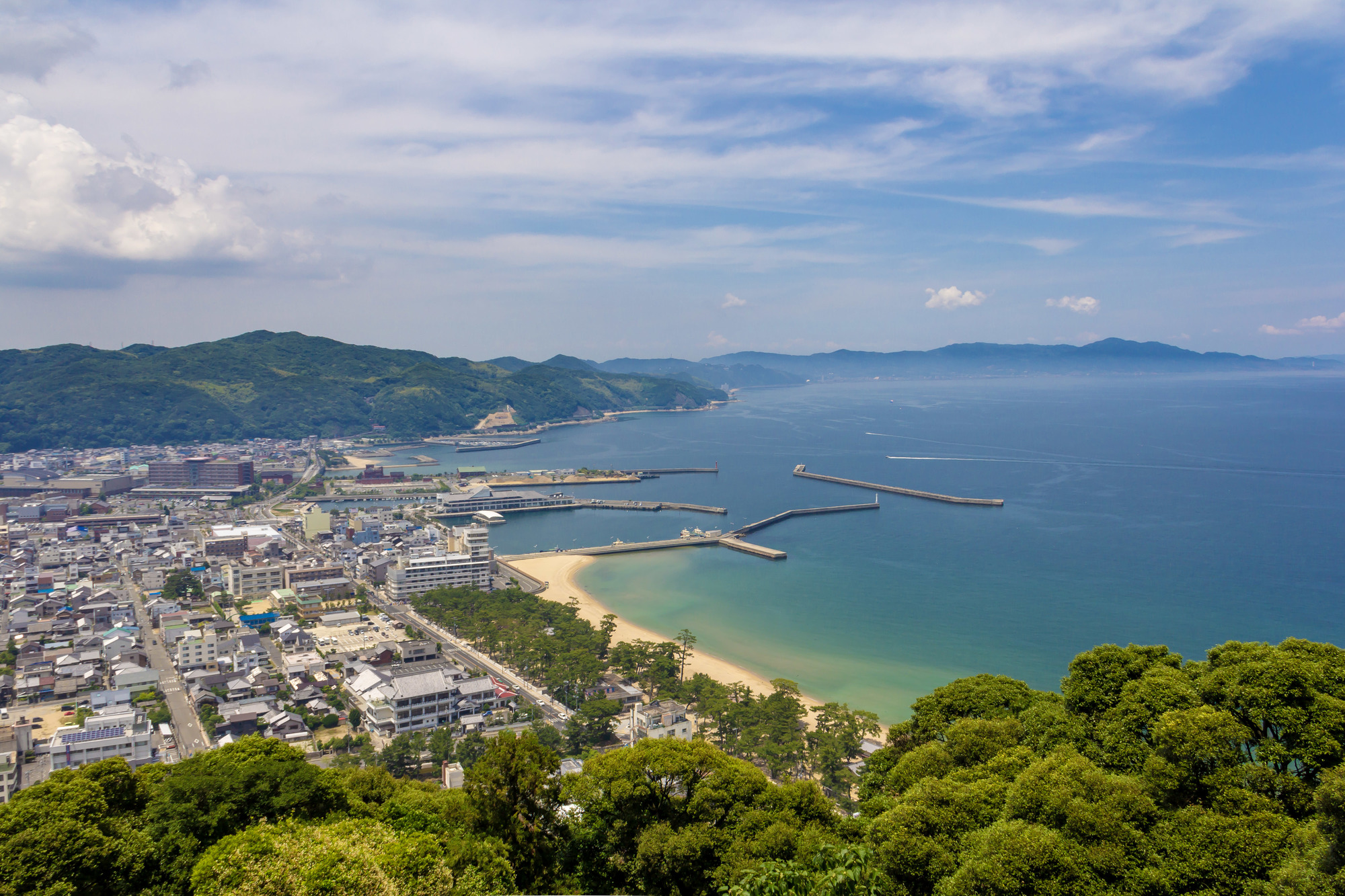 【交通アクセスに優れた淡路島の玄関口】淡路市