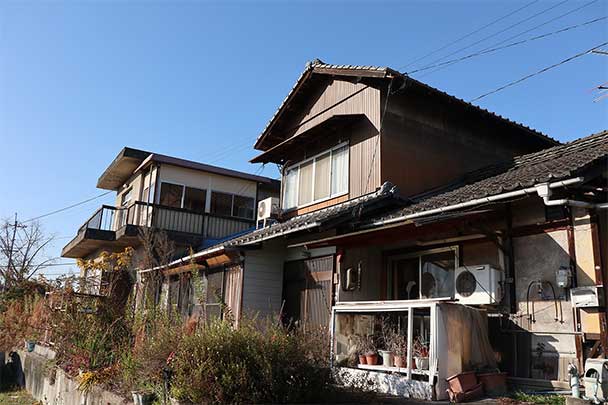 「空き家差し上げます」は本当に無料?物件取得の流れと費用を解説!
